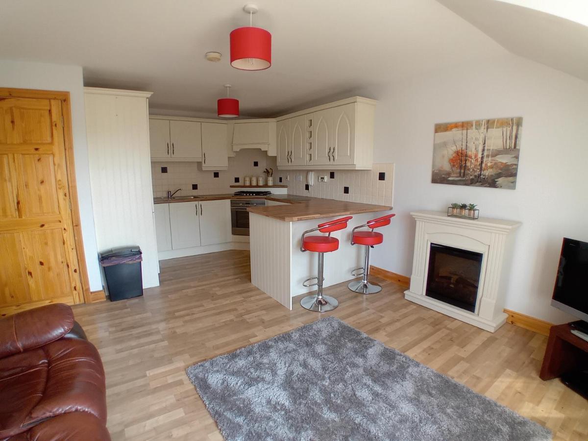 The Red Door Townhouse Apartment Ardara Exterior photo